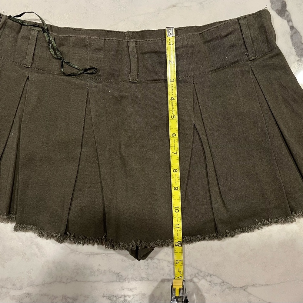 Just Polly Women’s Olive Green Pleated Skort with Raw Hem - Picture 6 of 6